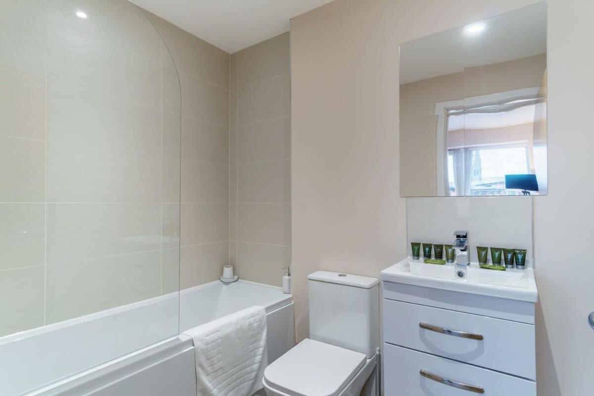 Fantastic 1 Bed Flat Manchester - Sleeps 3 Bagian luar foto