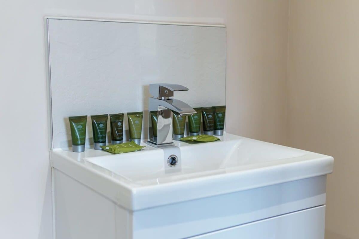 Fantastic 1 Bed Flat Manchester - Sleeps 3 Bagian luar foto
