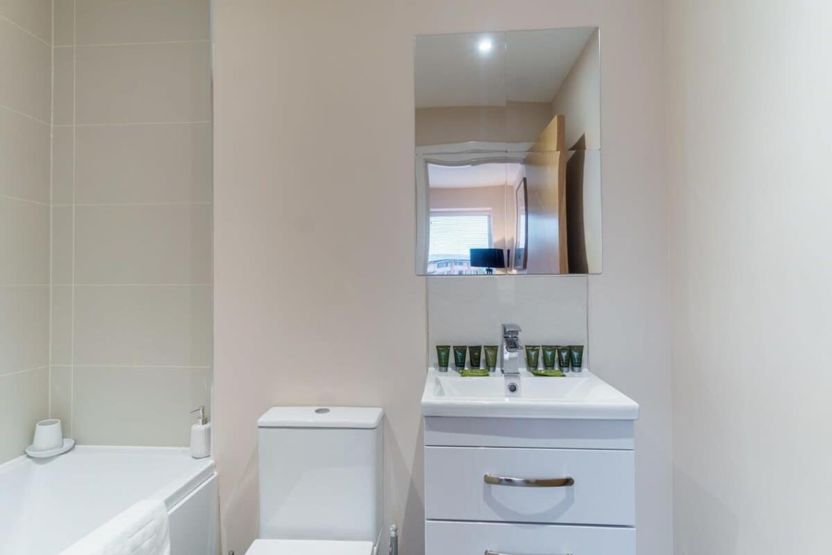 Fantastic 1 Bed Flat Manchester - Sleeps 3 Bagian luar foto