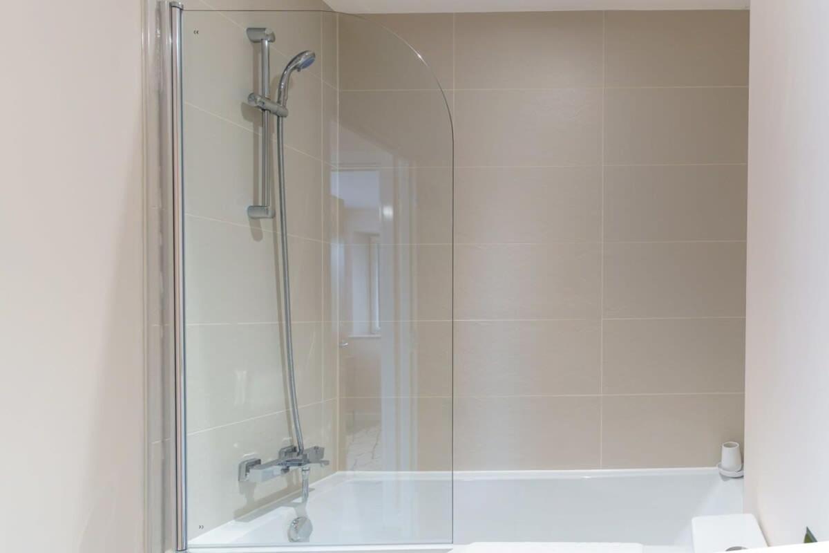 Fantastic 1 Bed Flat Manchester - Sleeps 3 Bagian luar foto