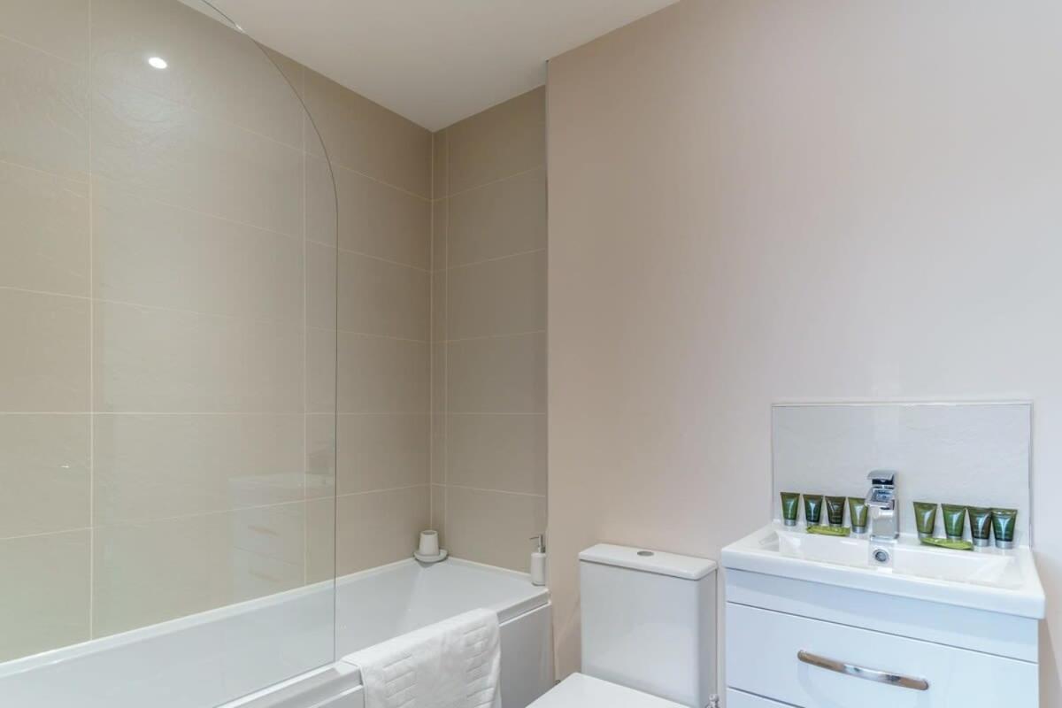 Fantastic 1 Bed Flat Manchester - Sleeps 3 Bagian luar foto